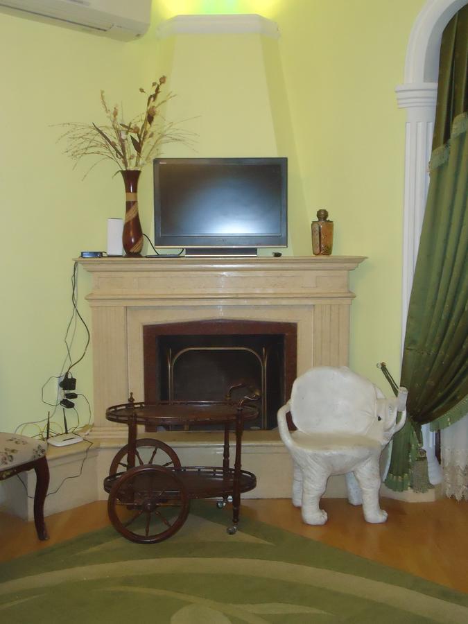 Albatros Bed & Breakfast Tbilisi Exterior photo